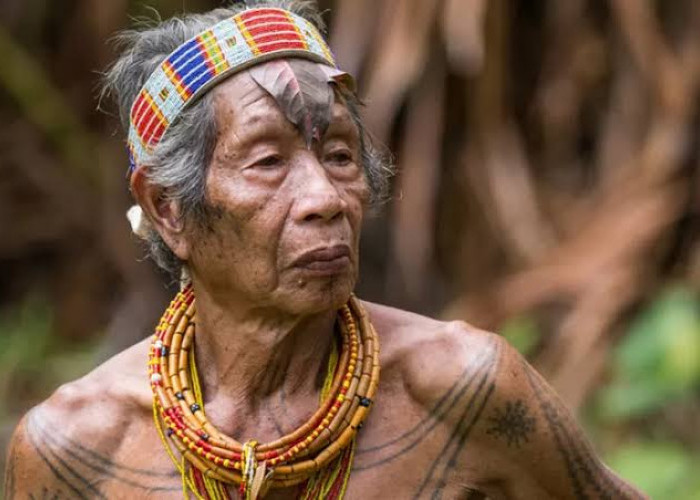 Banyak yang Nggak Tau, Ini 5 Suku Tertua di Indonesia yang Merawat Tradisi