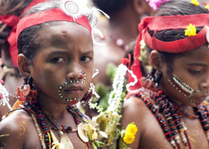 Tradisi Terunik di Indonesia! Ternyata Suku ini Punya Ritual Malam Pertama Yang Tak Lazim untuk Dilakukan 