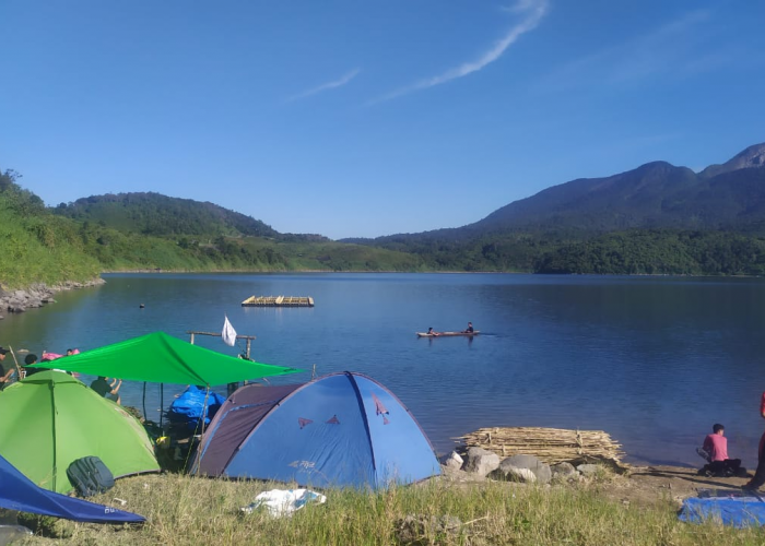 Keindahan Danau Talang di Kabupaten Solok Sumatera Barat, Tempat Liburan Murah Meriah Cocok Untuk Bersantai!