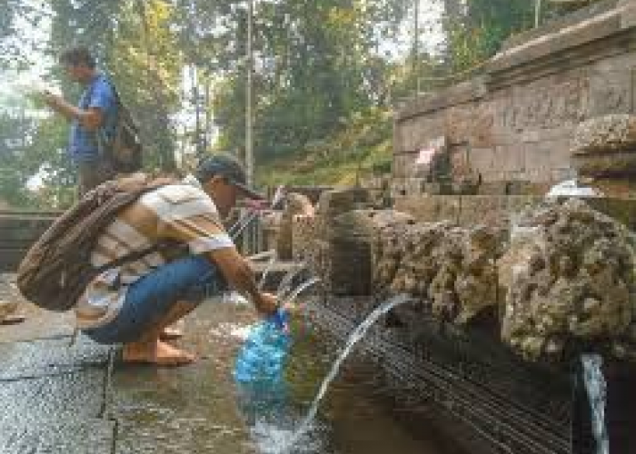 Bisa Bikin Muka Glowing dan Awet Muda? Inilah Misteri dan Mitos Air Jolotundo di Seloliman Jawa Timur