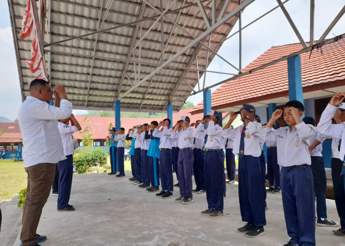 Latihan Gerak Jalan SMP Negeri 3 Pagar Alam, Persiapan Meriah untuk HUT RI ke-79
