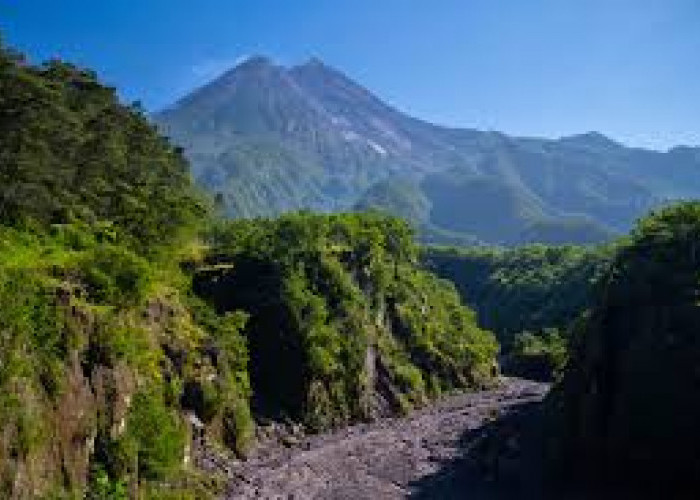 Gunung di Indonesia yang Banyak Memiliki Kawah, Keindahan Alam yang Mempesona 