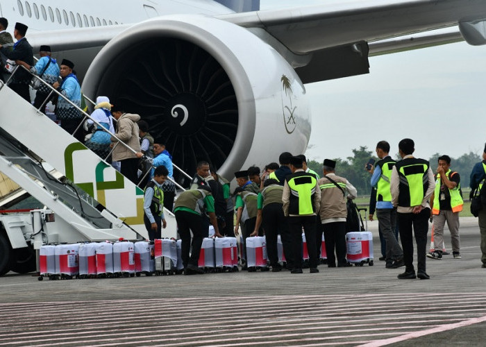 443 Jemaah Haji Kloter 1 Embarkasi Palembang Bertolak ke Tanah Suci