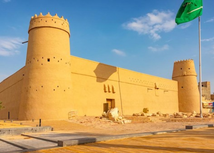 Bukan Sekedar Tempat Ibadah Umat Islam, Ternyata Arab Saudi Menawarkan 8 Destinasi Wisata ini
