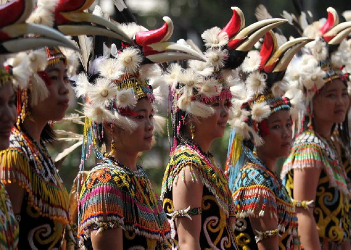 Tahukah Kamu? Ini 5 Suku Asli Pulau Kalimantan yang Wajib Diketahui!