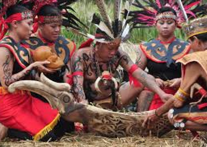 Sedikit Seram! Ini Nama 4 Suku Asli Kalimantan Dengan Budaya