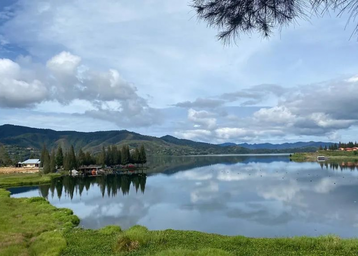Menikmati Keindahan Alam dan Legenda di Danau Kembar, Kabupaten Solok Sumatera Barat yang Memukau!
