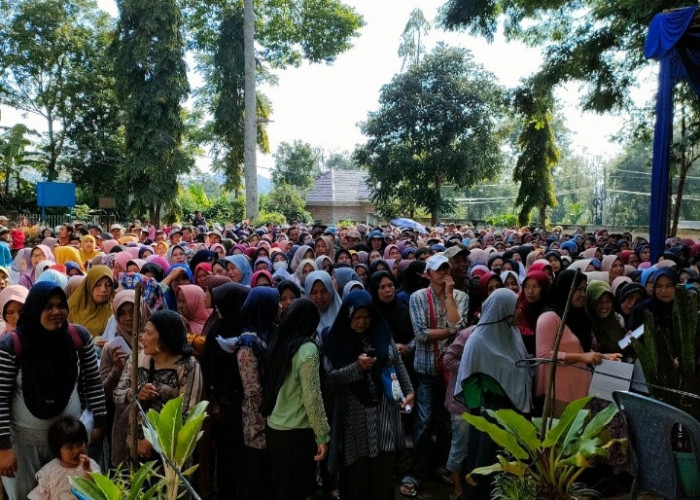 Antusias Tinggi, Ribuan Warga di Dempo Utara Antre Paket Sembako Murah