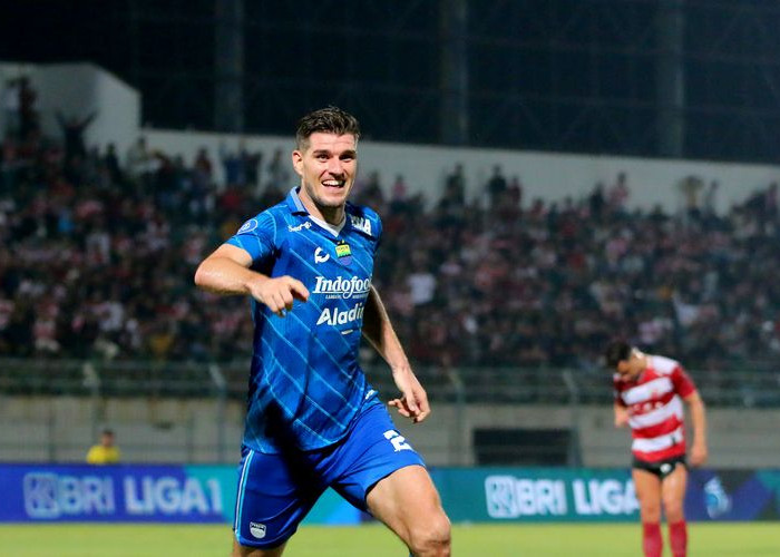 Persib Bandung Perpanjang Kontrak Bek Tangguhnya!