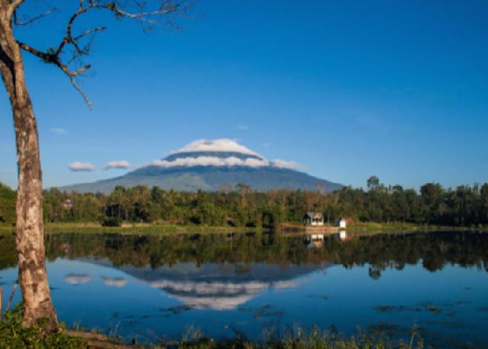 Punya Pemandangan yang Eksotis! Inilah 7 Gunung Tertinggi di Sumatera Jadi Favoritnya Pendaki!