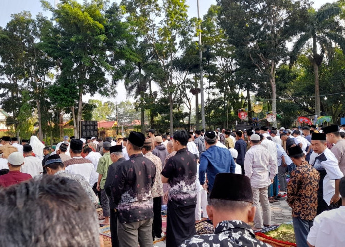 Ribuan Masyarakat Kota Pagar Alam Laksanakan Sholat Idul Adha 1445 H dengan Khidmat
