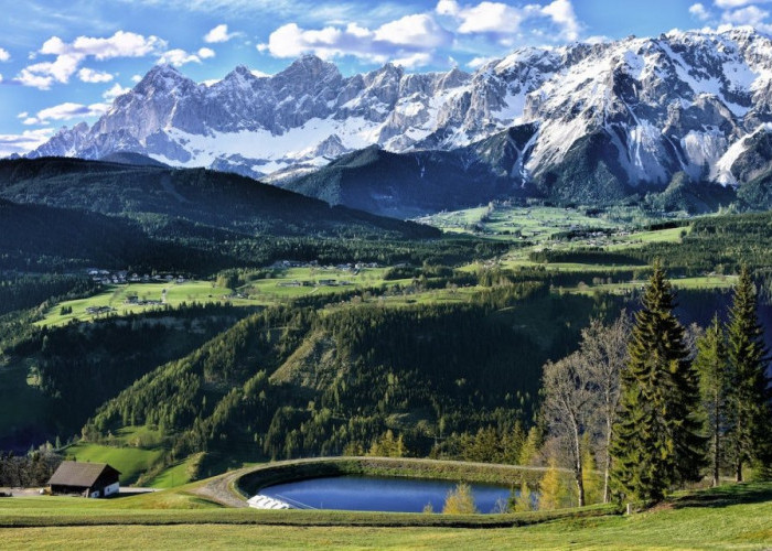 Koin Kuno Ditemukan Pendaki di Puing-puing Gunung Alpen