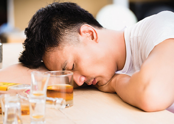 Bahaya! ini Dia 6 Dampak Negatif Kecanduan Alkohol Bagi Tubuh 