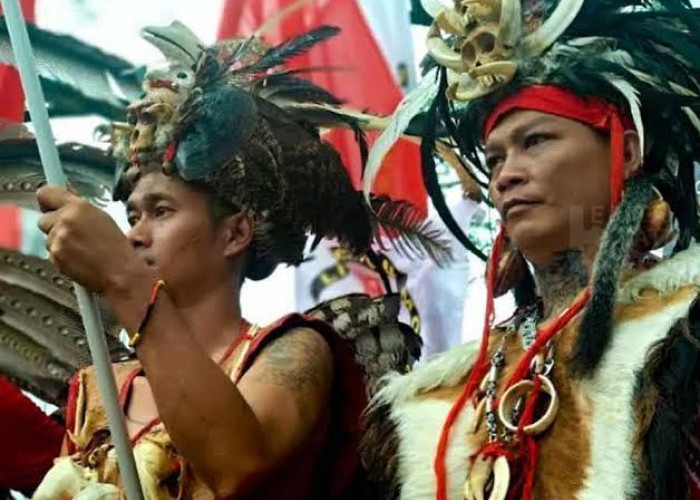 Kalian Jangan Coba-coba, Suku-suku Indonesia Ini Paling Ditakuti di Indonesia!
