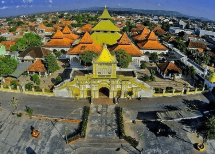 Eksplorasi Keindahan dan Sejarah Masjid Agung Sumenep, Simbol Keberagaman Budaya dan Spiritualitas