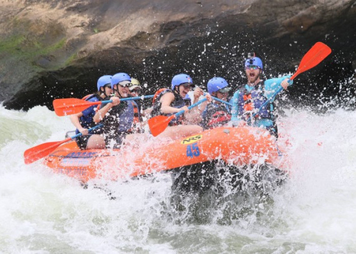 Penjelajahan Mendebarkan! Inilah Arung Jeram Sungai Kaliwatu yang Bakal Uji Adrenalinmu