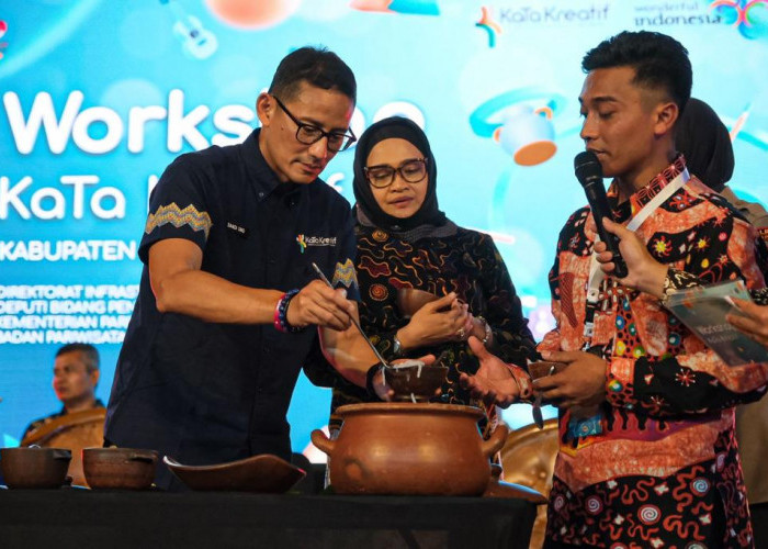 Promosikan Kuliner Kulon Progo, Menparekraf Memasak Dawet Sambel dalam Workshop KaTa Kreatif 2023