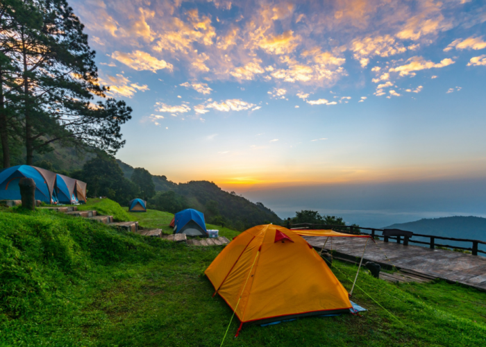 Sungguh Menawan! Inilah Rekomendasi 5 Tempat Camping di Bogor yang Punya Pemandangan Keren