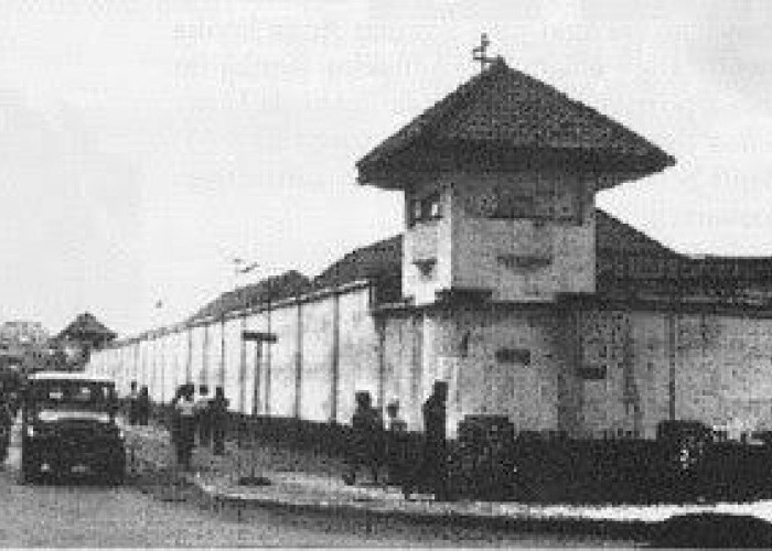 Penjara sebagai Harga Kepemimpinan, Konflik Ideologi di Era Soekarno