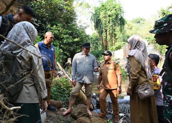 Tinjau Longsor di Pagar Alam, Walikota Pastikan Pastikan Penanganan Cepat Bencana