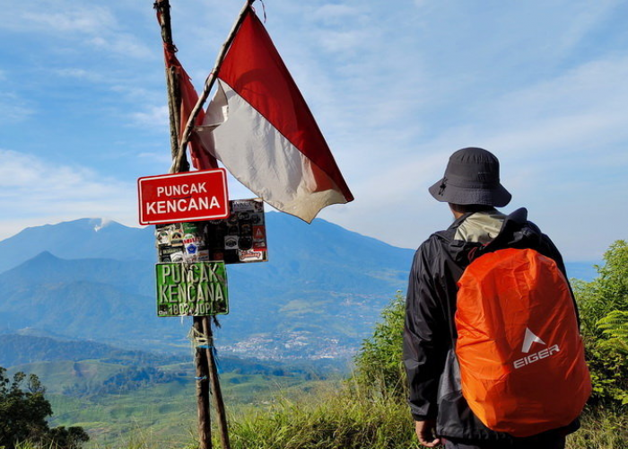 Pesona dan Misteri Gunung Kancana: Jejak Sejarah yang Tak Terlupakan