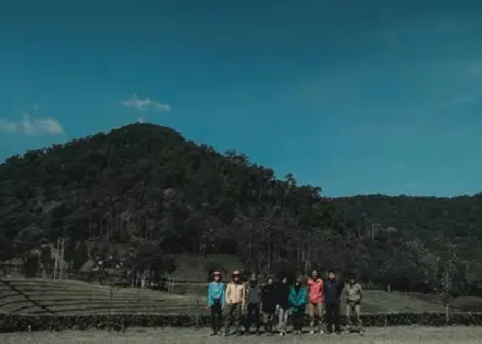 Misteri dan Sejarah Nama Gunung Urug: Legenda Desa yang Tertimbun