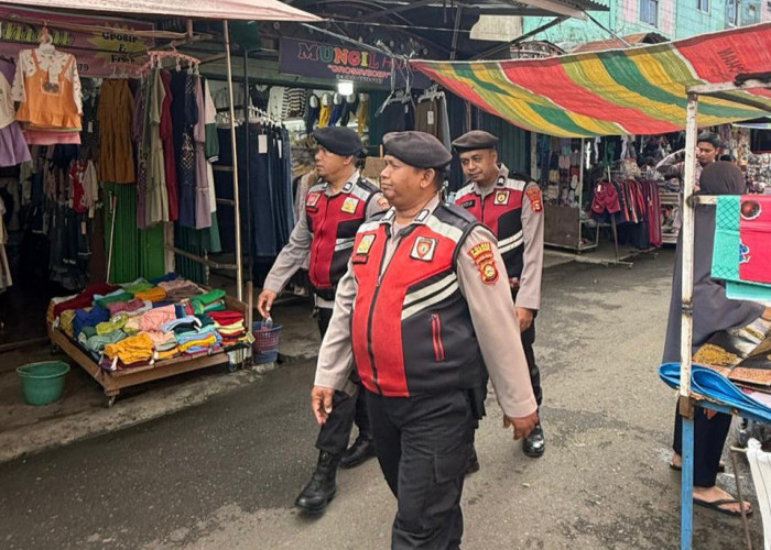 Antisipasi Tindak Kejahatan Jelang Lebaran, Patroli Printis Presisi Belusukan di Pasar