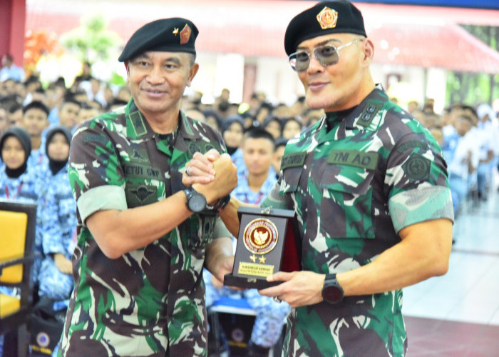 Deddy Corbuzier Beri Motivasi Pada OSIS SMA Se-Provinsi Jawa Tengah