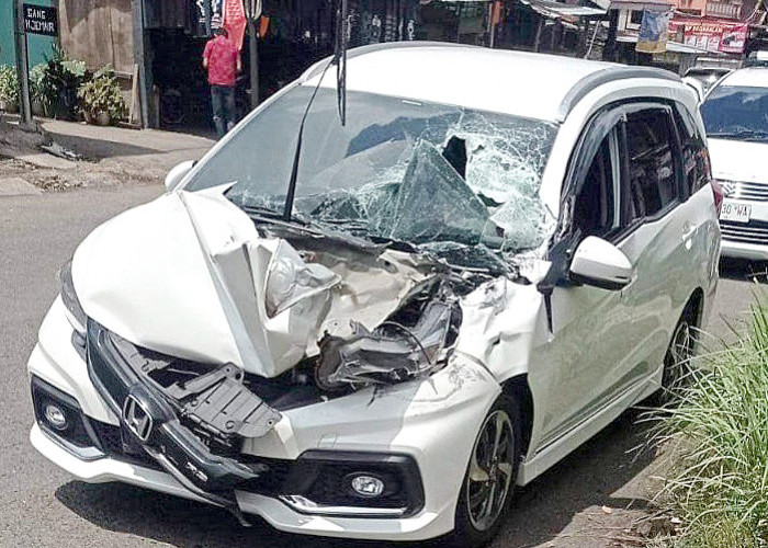 Mobil Putih Ringsek di Nendagung Kota Pagaralam, Kasatlantas: Penyebabnya Masih Diselidiki!