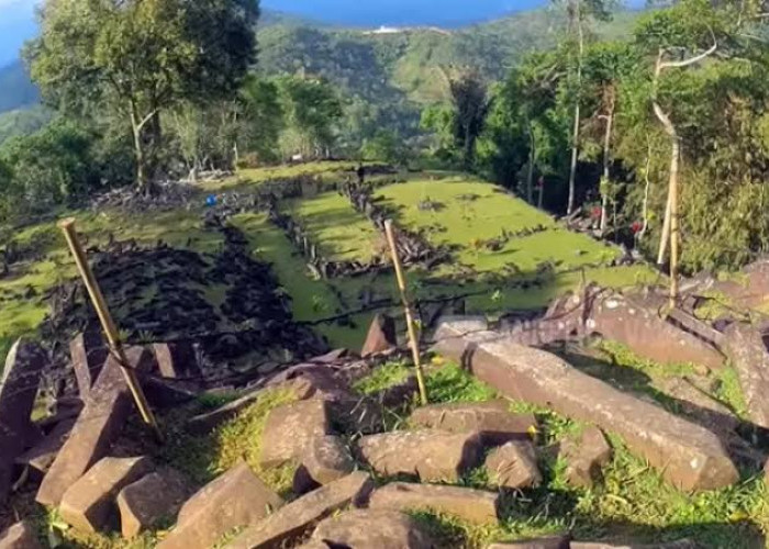 Peninggalan Zaman Purba di Gunung Padang, Mengungkap Fakta Jejak 3 Ton Logam Mulia dan Pasir Peredam Gempa!