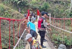 Demi Keselamatan, Polres Pagar Alam Renovasi Jembatan Merah Putih Penghubung Desa