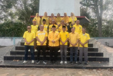 HUT ke-62 Golkar, DPD Pagar Alam Ziarah Makam Pahlawan dan Santuni Anak Yatim