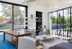 Ruang Tamu dengan Dinding Kaca: Kesan Luas, Terang, dan Mewah!