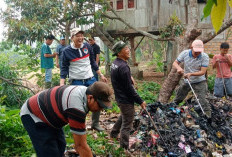 Hari Kedua Gotong Royong di Tebat Baru Ilir, Sampah Penyumbat Aliran Air Jadi Sasaran