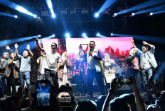 Charly Hipnotis Ribuan Masyarakat Pagar Alam