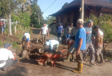 Minim Sentuhan Pembangunan Infrastruktur Pemukiman, Warga Penjalang Inisiatif  Perbaiki Gorong-gorong