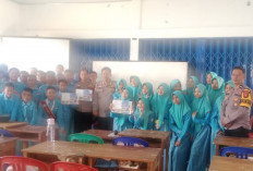 Sambang ke SMPN 8 Pagar Alam, Bhabinkamtibmas Ulu Rurah Sosialisasikan SMA Kemala Taruna Bhayangkara