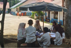 Siswa SMPN 8 Pagar Alam Terima Perlengkapan Sekolah Gratis